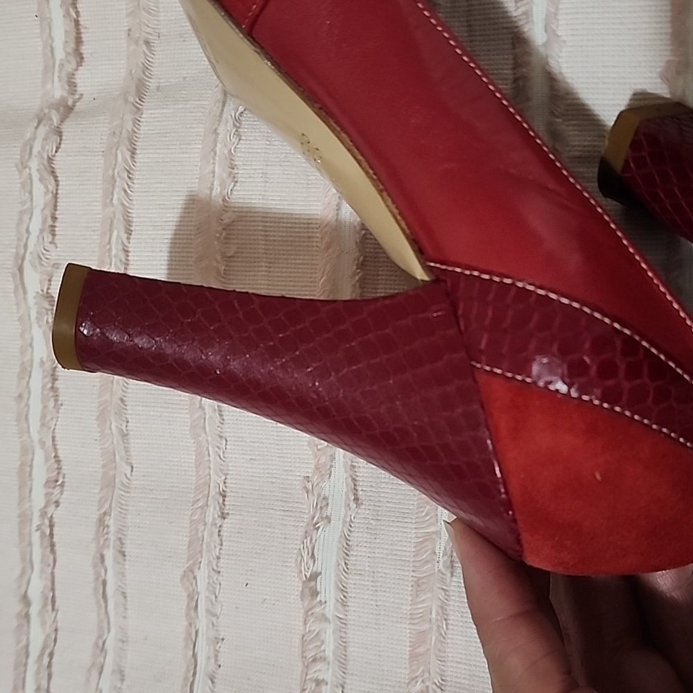Marc Jacobs Red Suede Snake Print Peep-Toe Heels - Picture 12 of 17